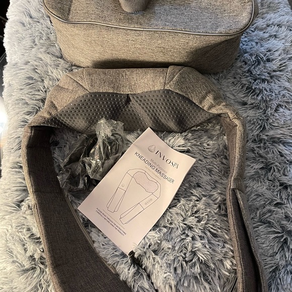 INVOSPA heat therapy massager device - Picture 2 of 6